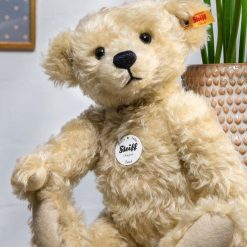 Steiff Molly Bear